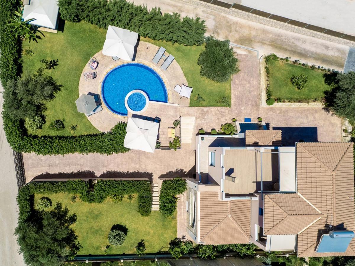 Romanza Luxury Villa Kalamákion Exteriör bild